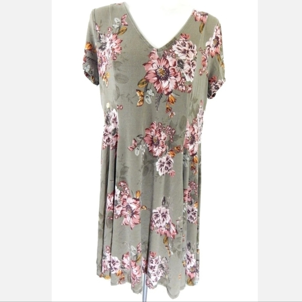 Torrid Green Floral Swing Dress - Picture 1 of 4
